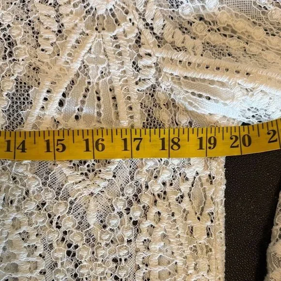 Vince Camuto White Lace Button-Down Shirt with scalloped hemline size medium - Picture 8 of 10